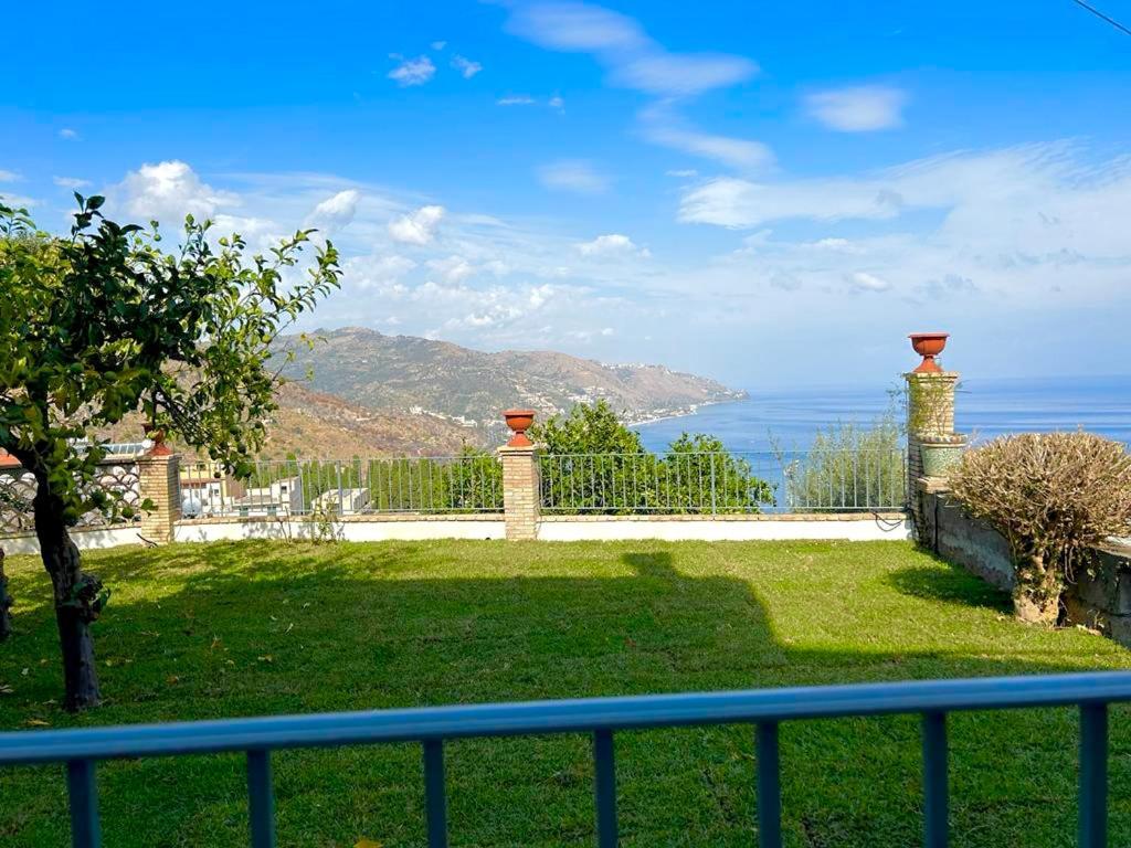 Villa Diana Exclusive Apartment Taormina Eksteriør billede